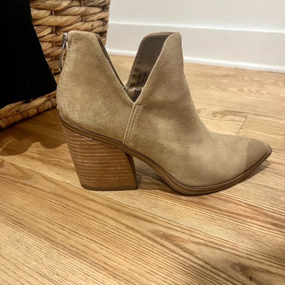 Steve Madden Alyse Boots in Tan